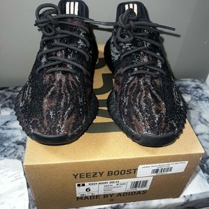 Yeezy Boost 350 V2 MX ROCK